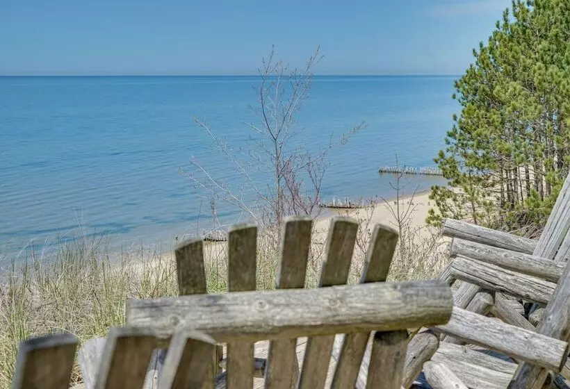 4 Season Gold Coast Cottage, 2 Mi To Winter Sports