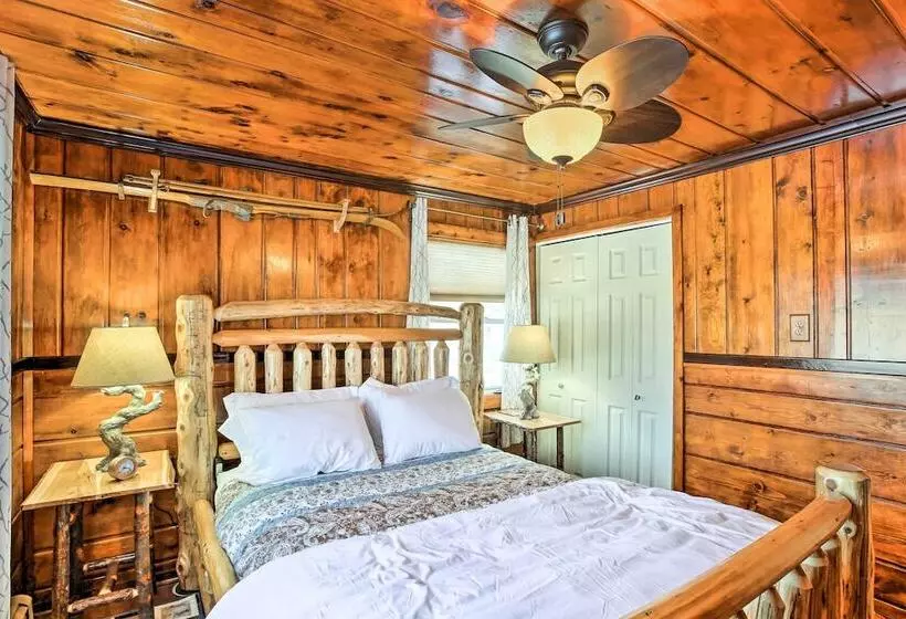 4 Season, Waterfront Houghton Lake House W/ Dock!