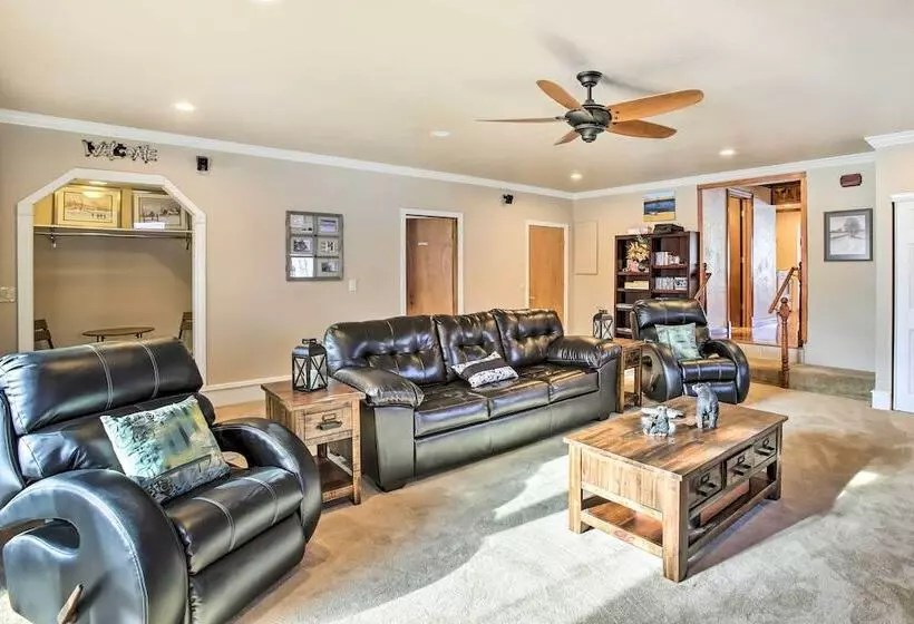 4 Season, Waterfront Houghton Lake House W/ Dock!