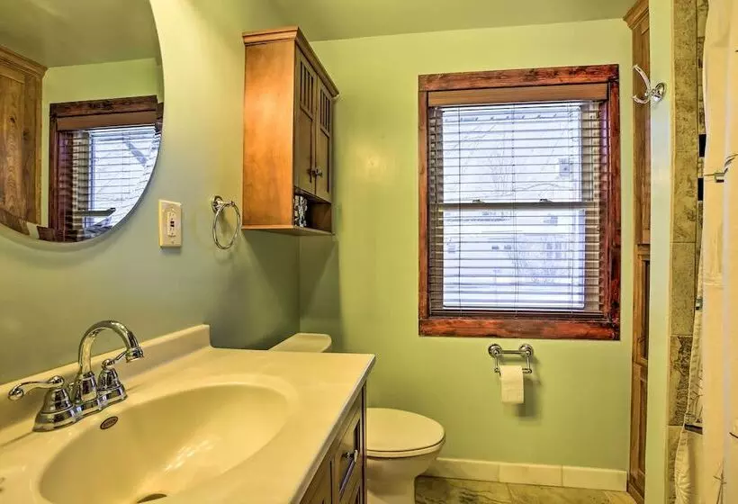 4 Season, Waterfront Houghton Lake House W/ Dock!