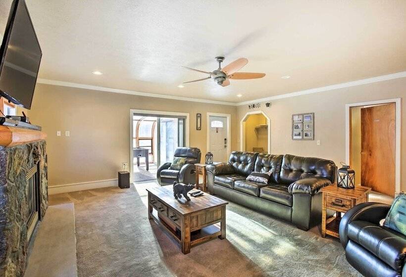 4 Season, Waterfront Houghton Lake House W/ Dock!