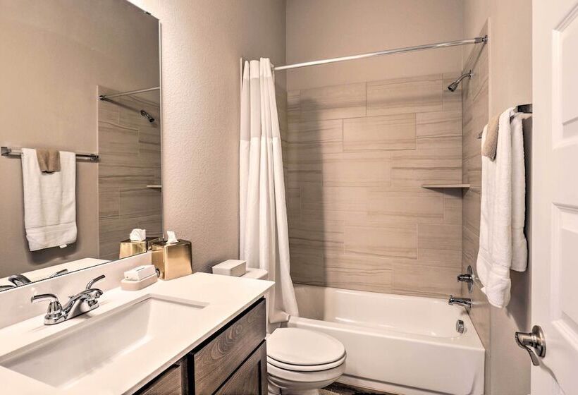 Artsy East Austin Manor W/ Fire Pit < 1 Mi To Golf