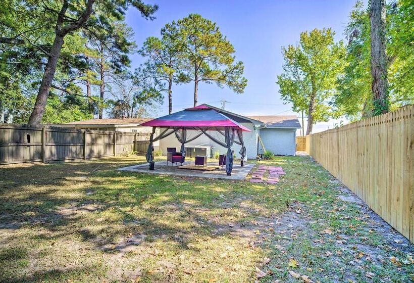 Blue Cottage In The Bayou  W/ Private Yard!