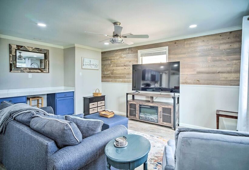 Blue Cottage In The Bayou  W/ Private Yard!