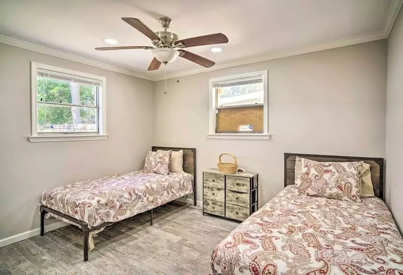 Blue Cottage In The Bayou  W/ Private Yard!