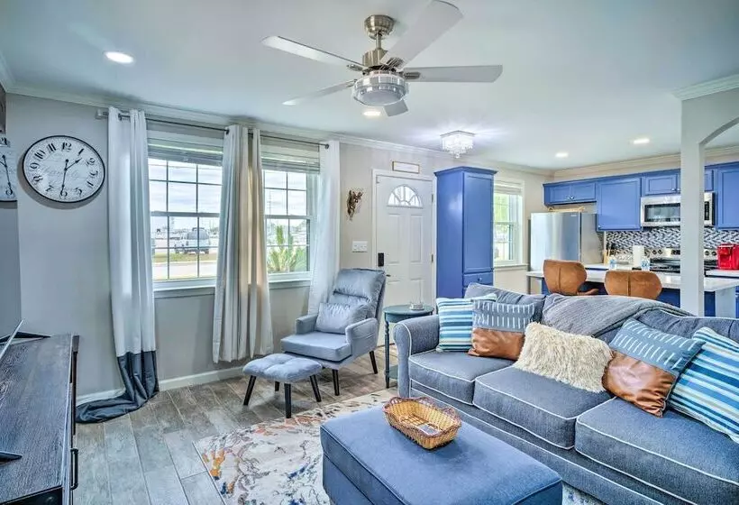 Blue Cottage In The Bayou  W/ Private Yard!