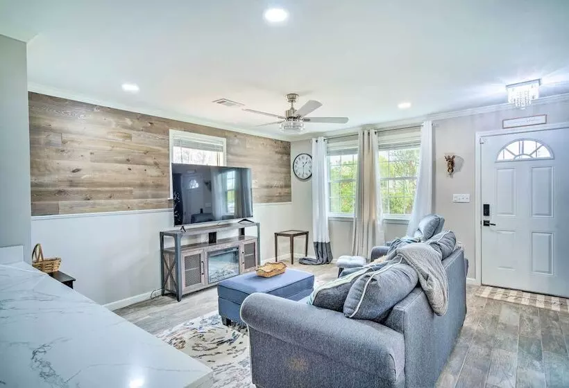 Blue Cottage In The Bayou  W/ Private Yard!