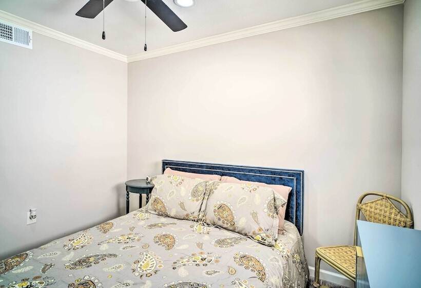 Blue Cottage In The Bayou  W/ Private Yard!