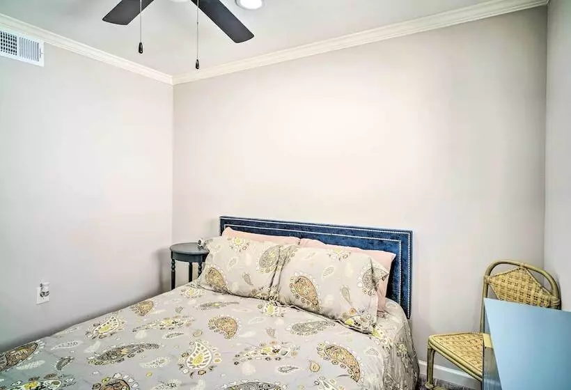 Blue Cottage In The Bayou  W/ Private Yard!