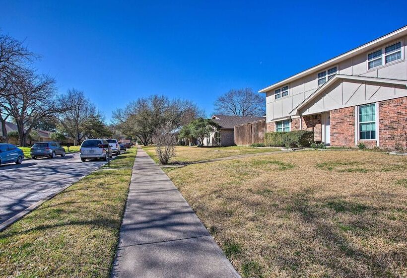 Private Outdoor Pool: Richardson Oasis!