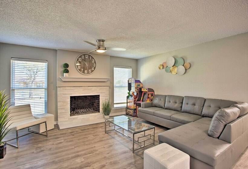 Private Outdoor Pool: Richardson Oasis!