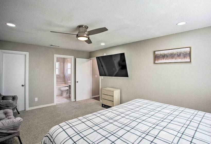 Private Outdoor Pool: Richardson Oasis!