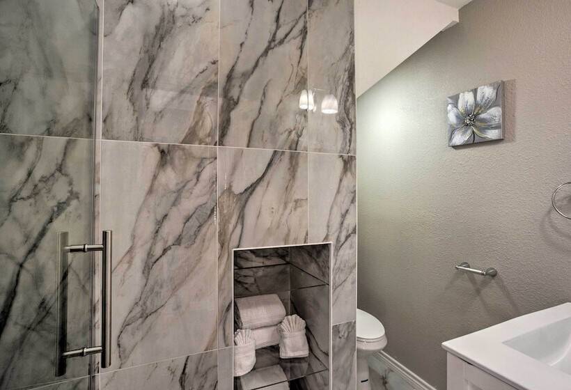 Private Outdoor Pool: Richardson Oasis!