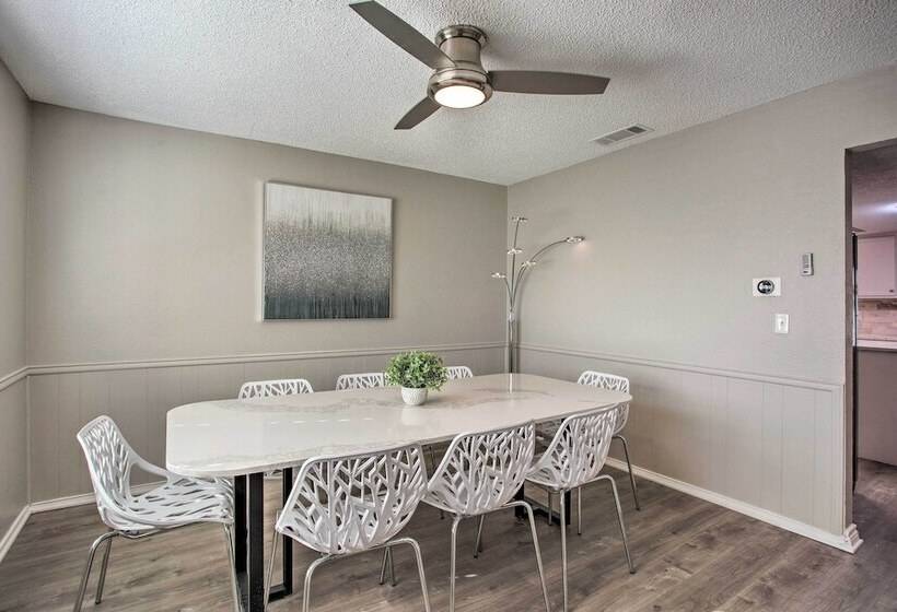 Private Outdoor Pool: Richardson Oasis!