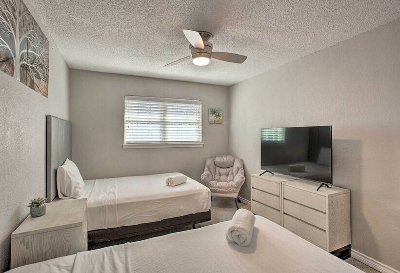 Private Outdoor Pool: Richardson Oasis!