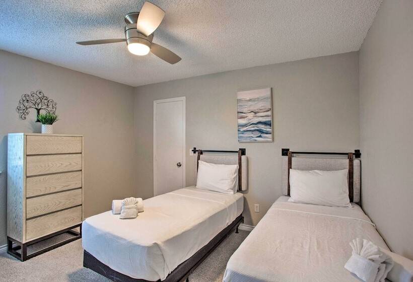 Private Outdoor Pool: Richardson Oasis!