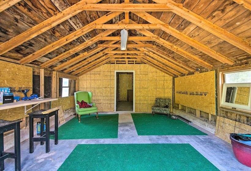 Bright Home W/ Fire Pit, Near Back 40 Trail!