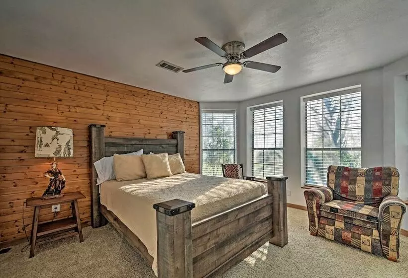 Charming Hamilton Farmhouse W/ Country Views!