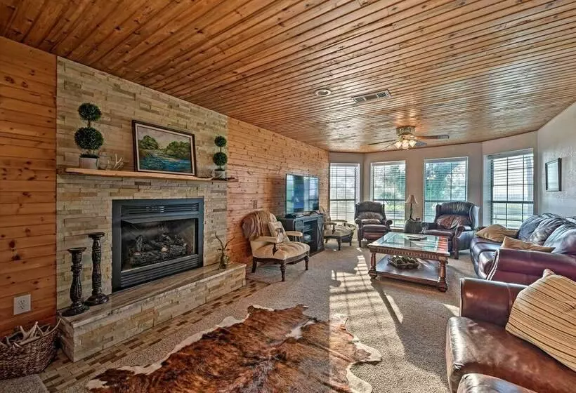 Charming Hamilton Farmhouse W/ Country Views!