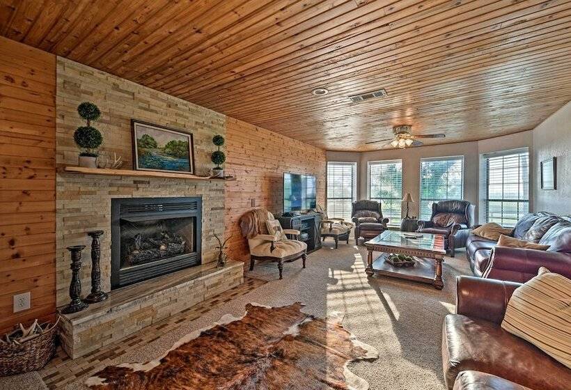 Charming Hamilton Farmhouse W/ Country Views!