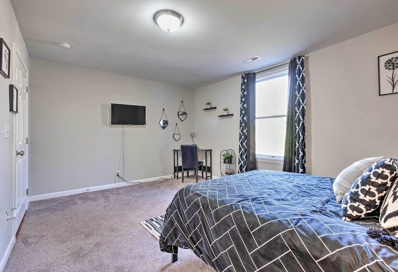 Charming Huntsville Home W/ Deck!