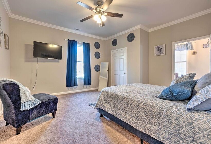 Charming Huntsville Home W/ Deck!