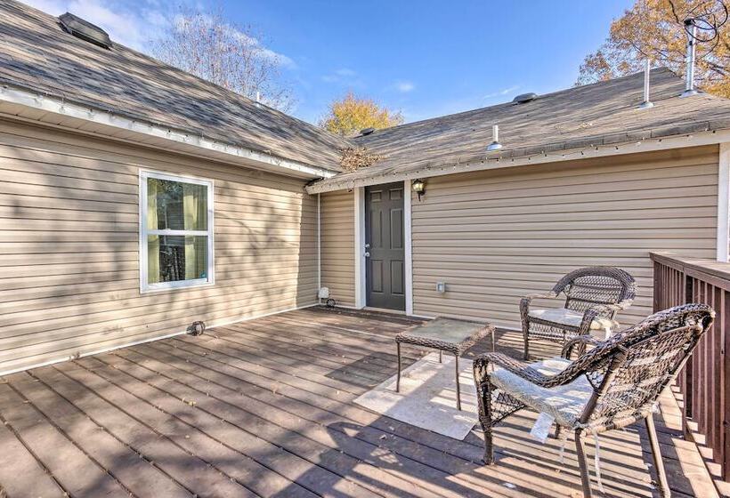 Charming Huntsville Home W/ Deck!