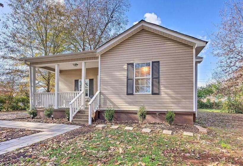 Charming Huntsville Home W/ Deck!