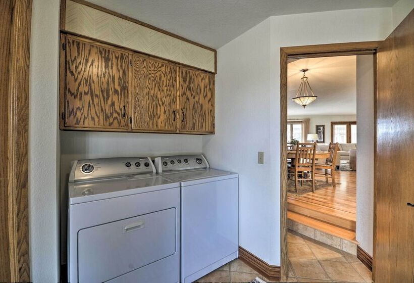 Charming Joliet Ranch House On A Working Farm