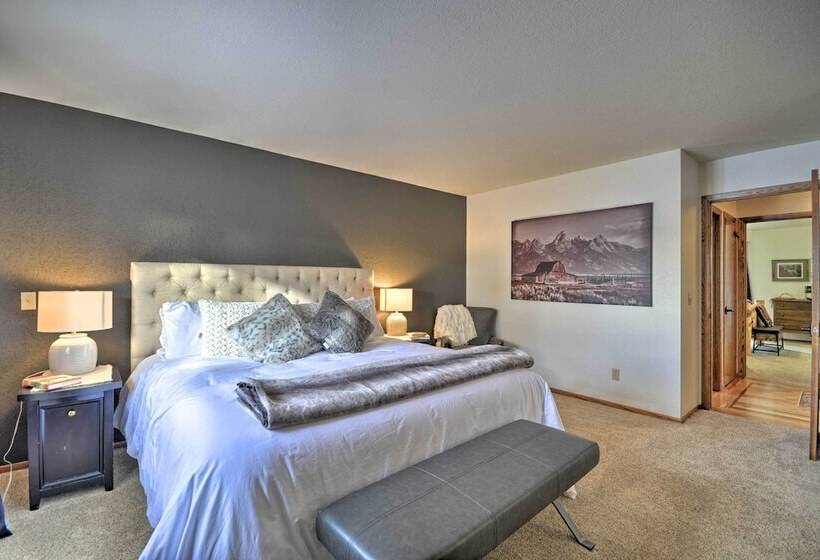 Charming Joliet Ranch House On A Working Farm