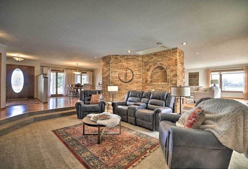 Charming Joliet Ranch House On A Working Farm