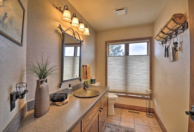 Charming Joliet Ranch House On A Working Farm