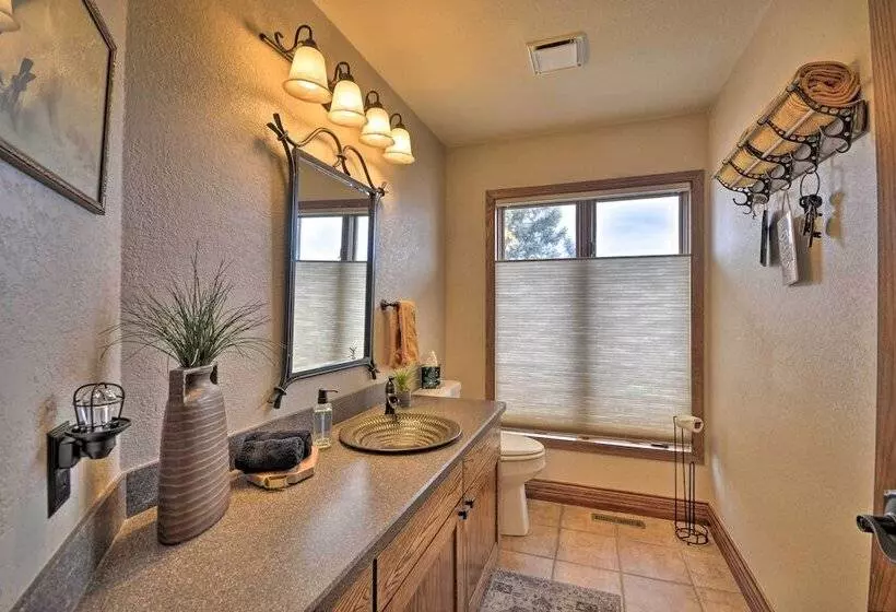 Charming Joliet Ranch House On A Working Farm