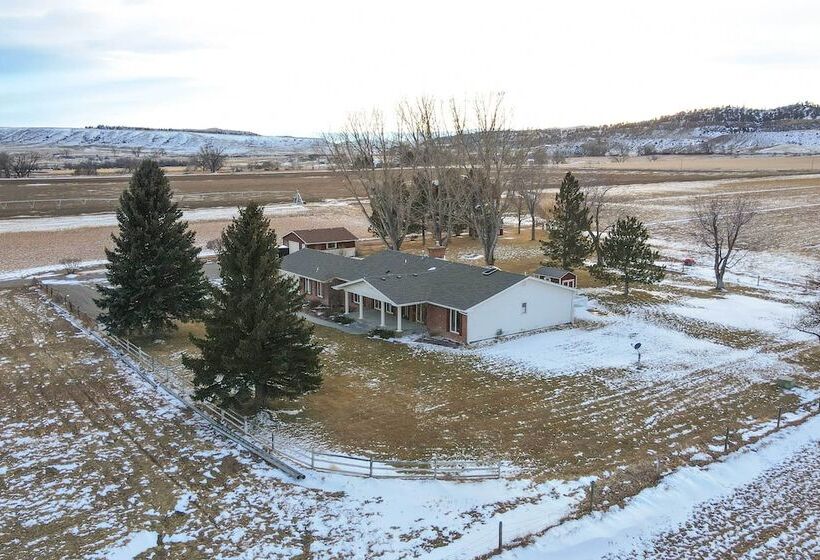 Charming Joliet Ranch House On A Working Farm