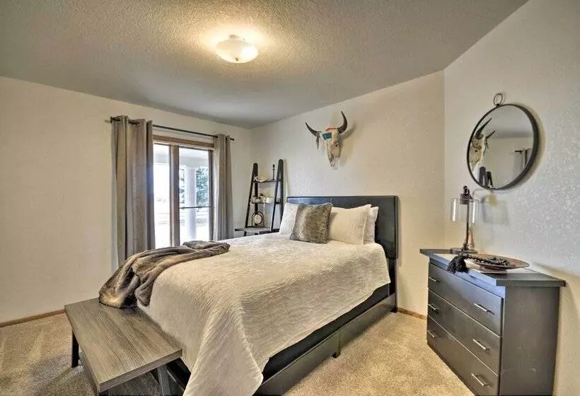 Charming Joliet Ranch House On A Working Farm