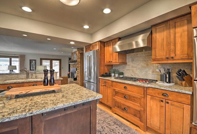 Charming Joliet Ranch House On A Working Farm