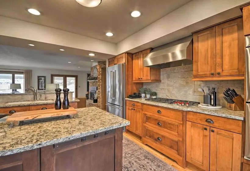 Charming Joliet Ranch House On A Working Farm