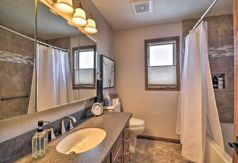 Charming Joliet Ranch House On A Working Farm