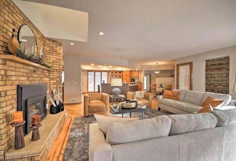 Charming Joliet Ranch House On A Working Farm