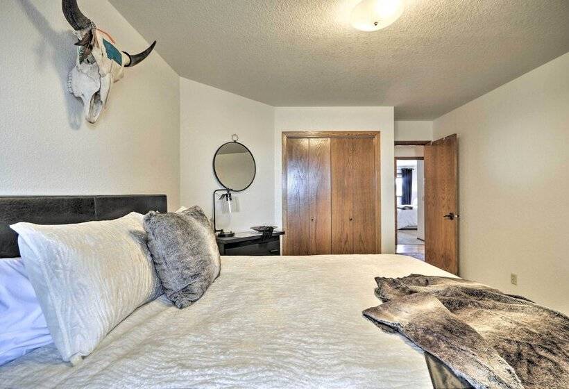 Charming Joliet Ranch House On A Working Farm