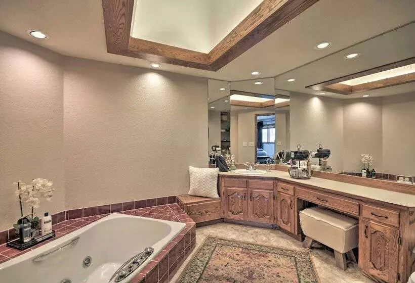 Charming Joliet Ranch House On A Working Farm