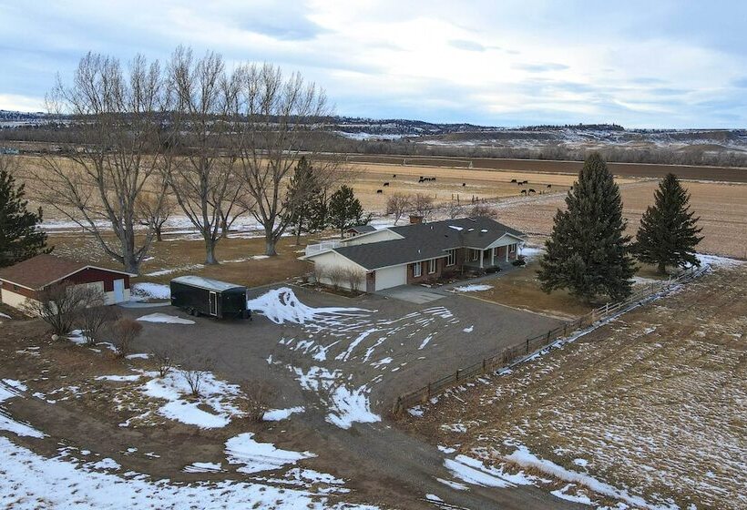 Charming Joliet Ranch House On A Working Farm
