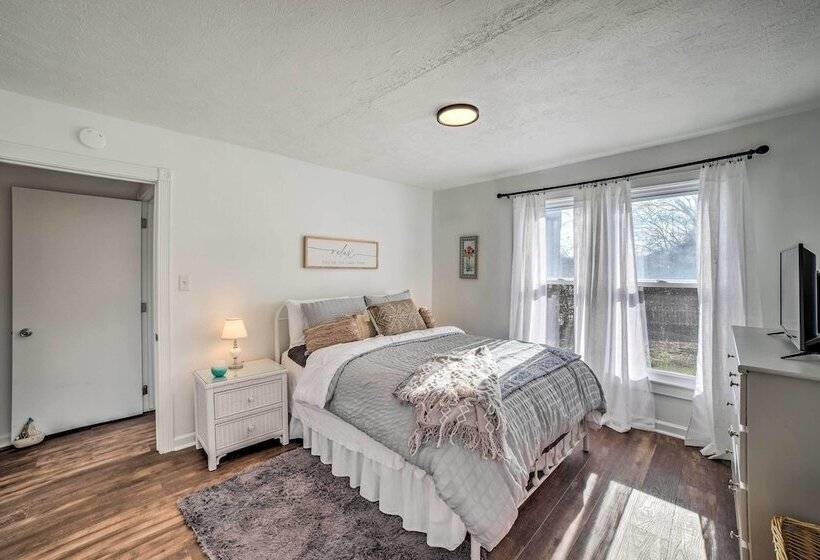 Charming Riverfront Retreat In Monticello!
