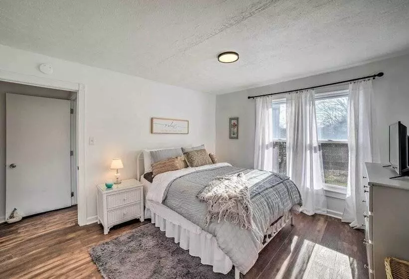 Charming Riverfront Retreat In Monticello!