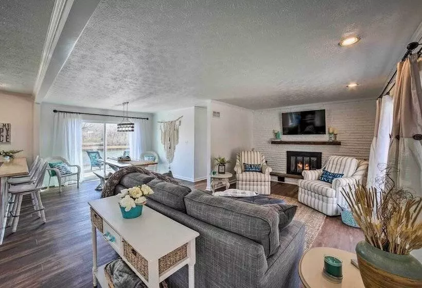 Charming Riverfront Retreat In Monticello!