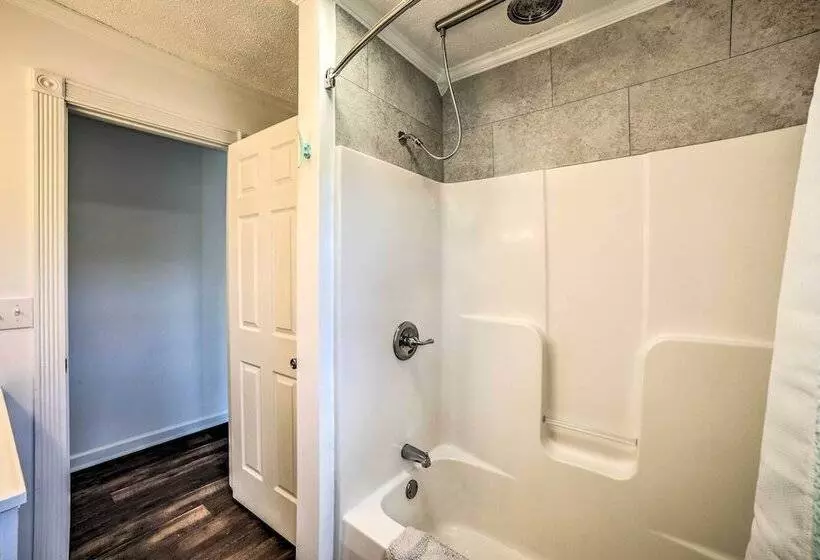 Charming Riverfront Retreat In Monticello!