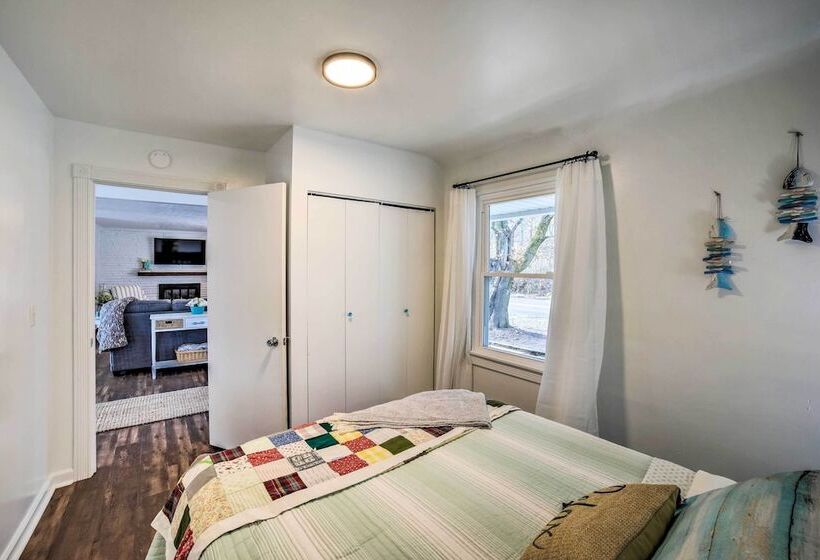 Charming Riverfront Retreat In Monticello!