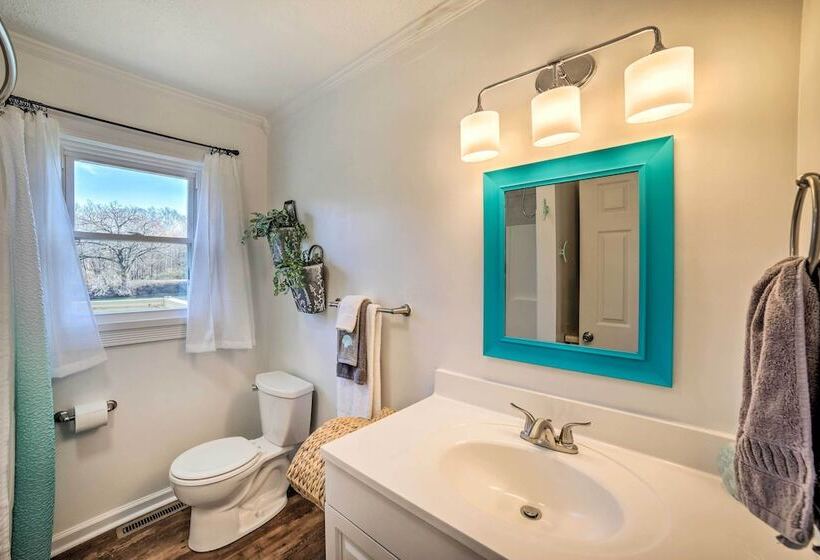 Charming Riverfront Retreat In Monticello!