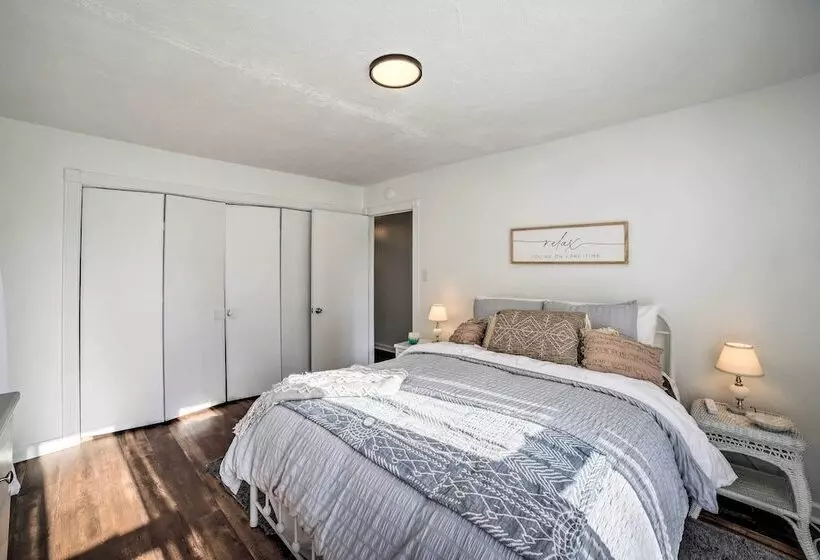 Charming Riverfront Retreat In Monticello!