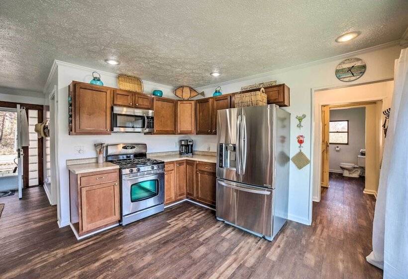 Charming Riverfront Retreat In Monticello!